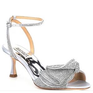 Badgley Mischka Size 9 Silver Chrome Rhinestone Crystal Bow‎ Heel Remi Sandals